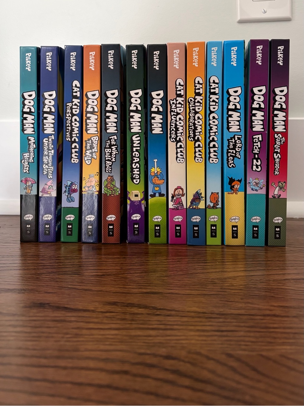 13 books Dog man and Cat kid